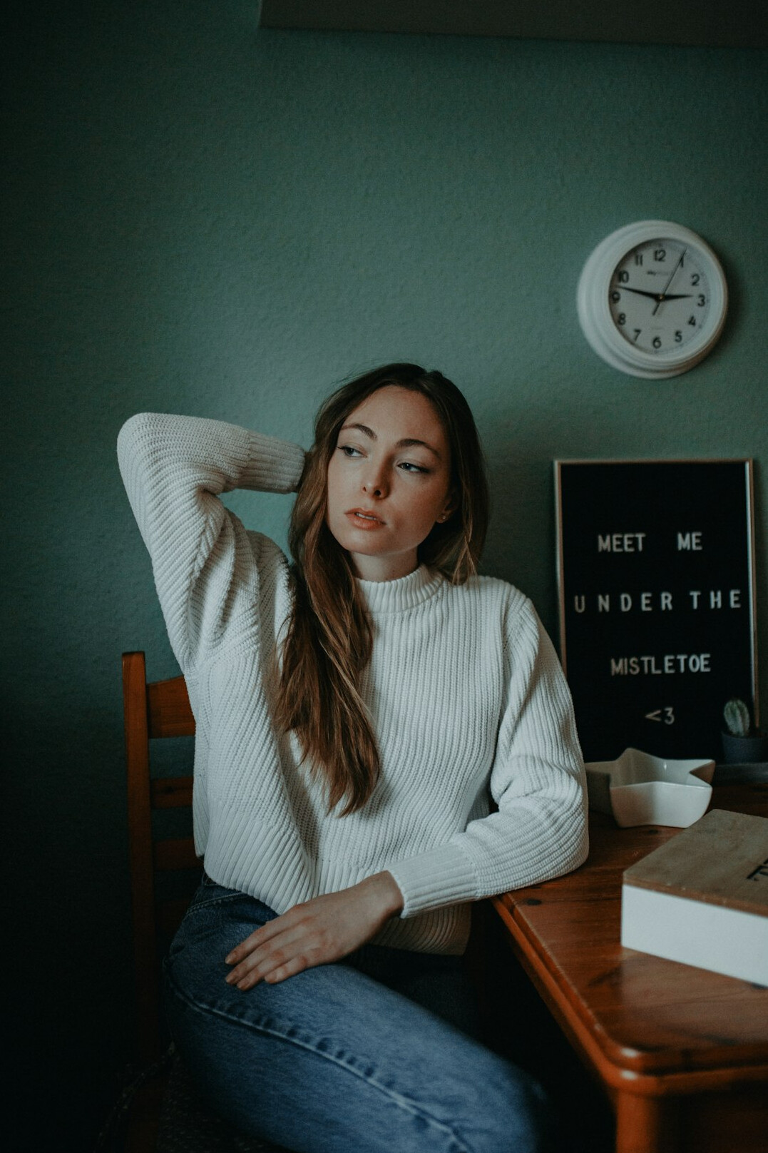 Portrait of a Uruguayan woman writer with long hair