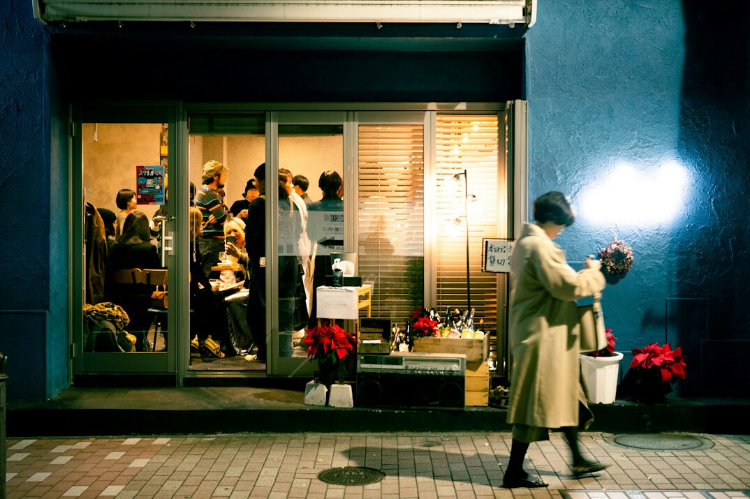 retail detective in action